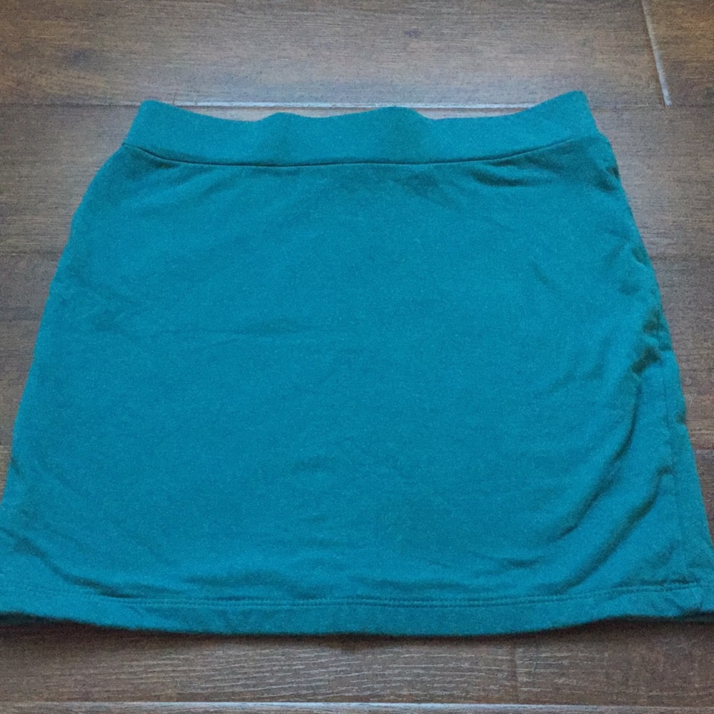 Fitted skirt